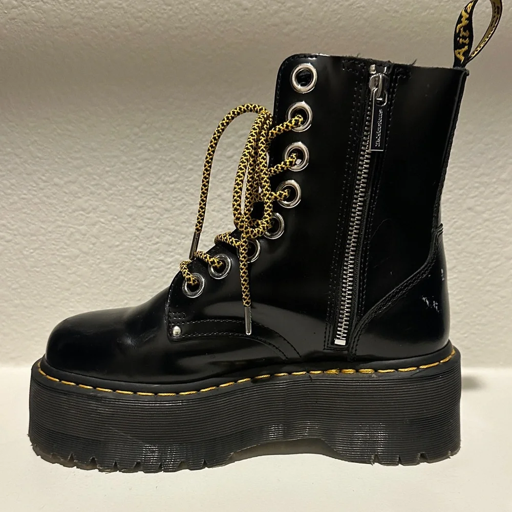 Dr. Martens Jadon Max Boot - Picture 6 of 7